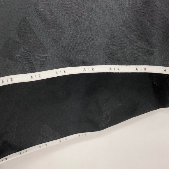 Nike air black midlayer DriFit crew long sleeve  running top size M - Picture 16 of 16